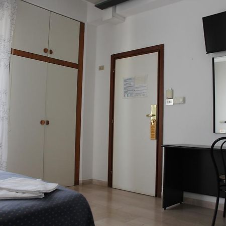 Hotel Grand Meeting ريميني المظهر الخارجي الصورة