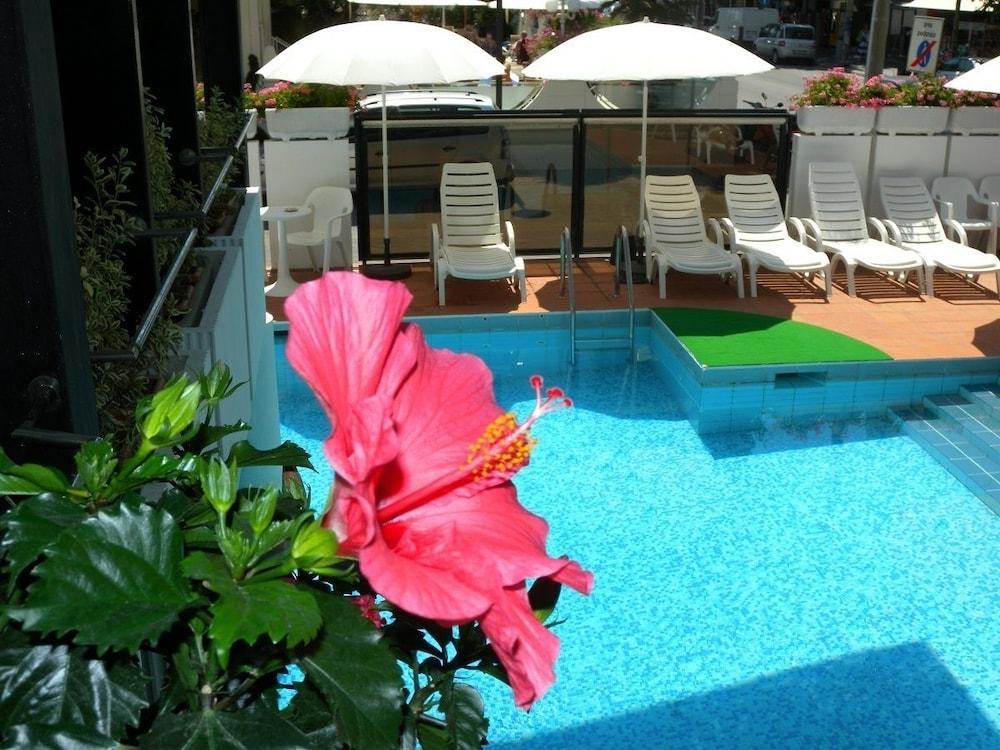 Hotel Grand Meeting ريميني المظهر الخارجي الصورة