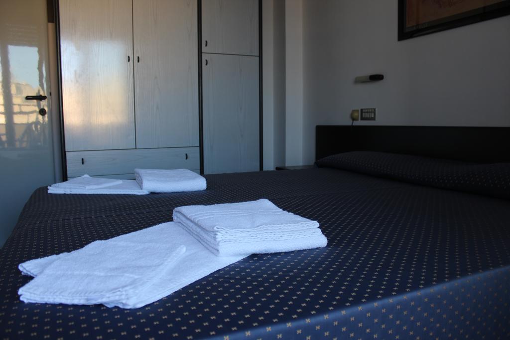 Hotel Grand Meeting ريميني المظهر الخارجي الصورة