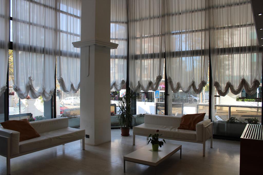 Hotel Grand Meeting ريميني المظهر الخارجي الصورة